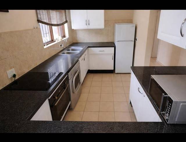 2 BEDROOM APARTMENT FOR SALE IN SUNNINGHILL